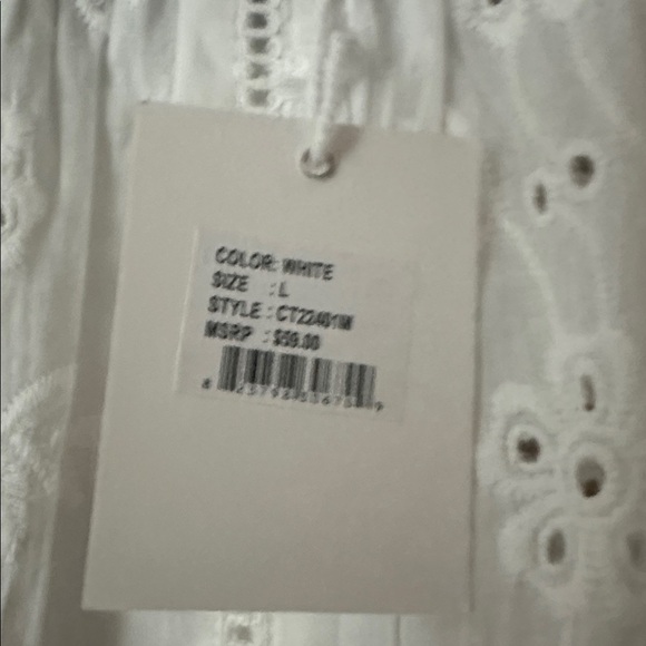 Chic White Eyelet Blouse - Picture 6 of 6